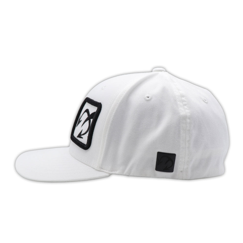 TAIL WHITE FITTED